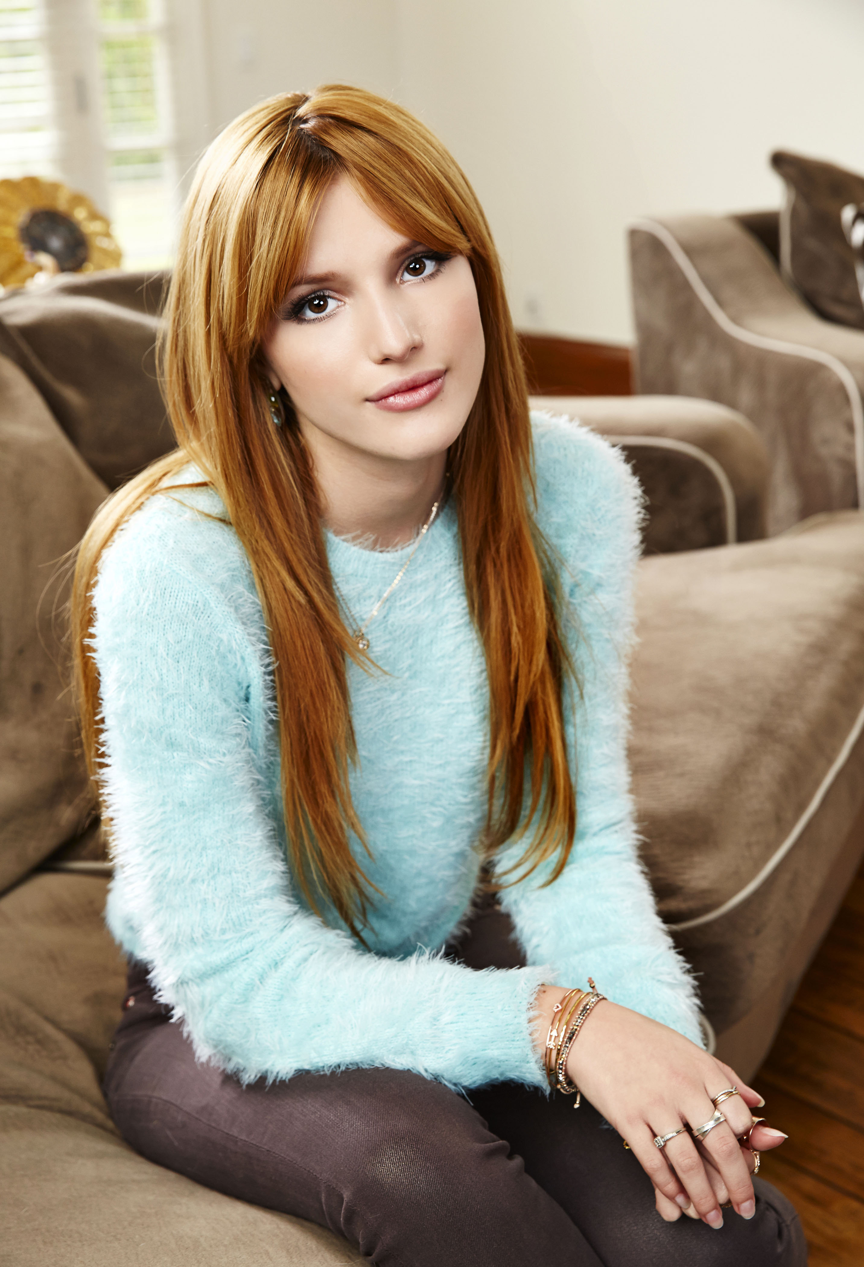 Bella Thorne desktop Wallpapers