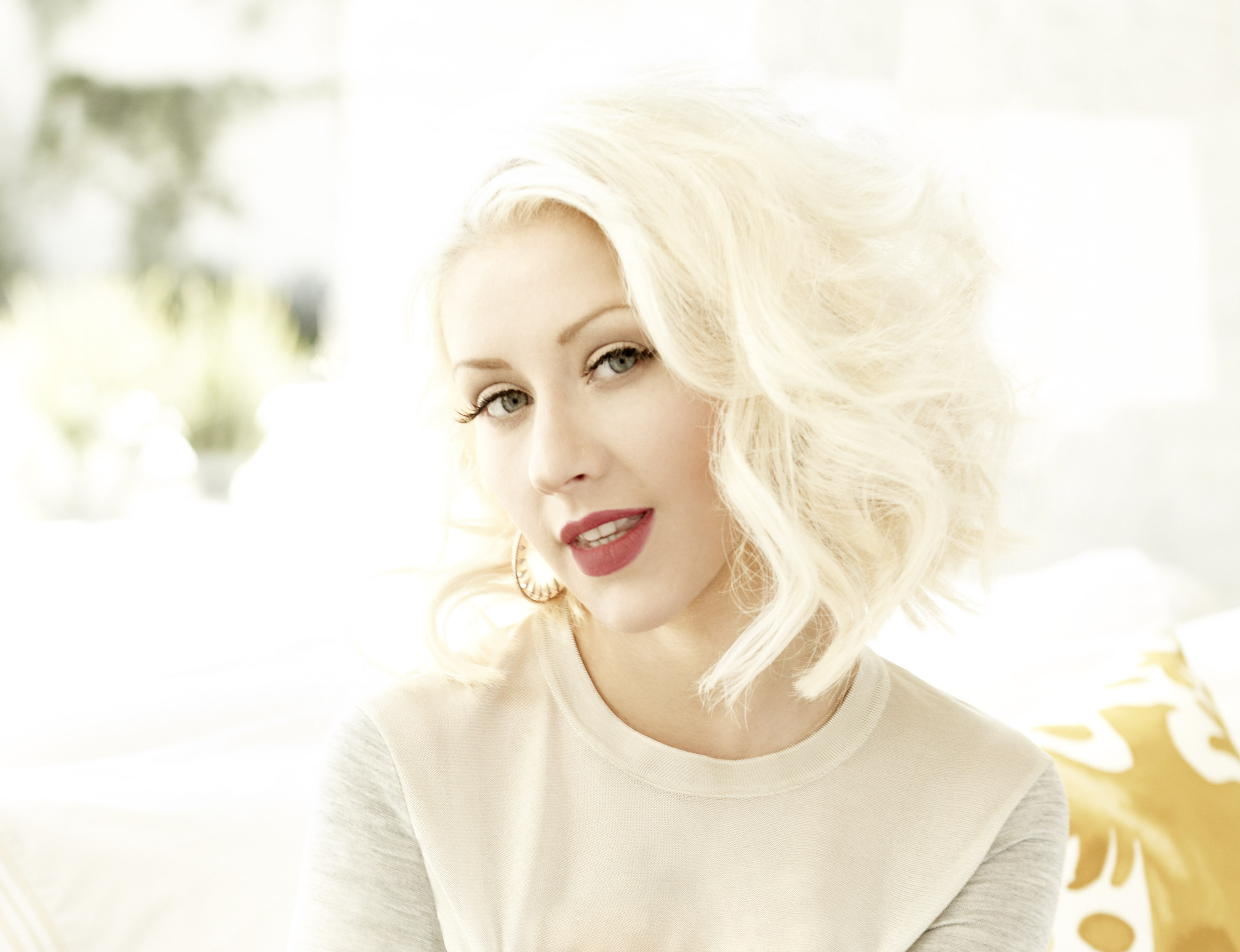 http://www.theplace2.ru/archive/christina_aguilera/img/16.jpg