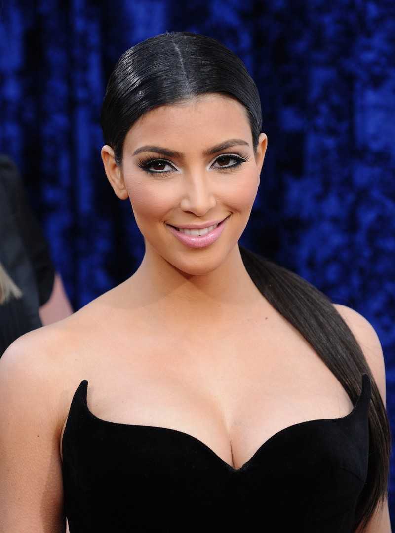 0407_kim_kardashian_-1.jpg