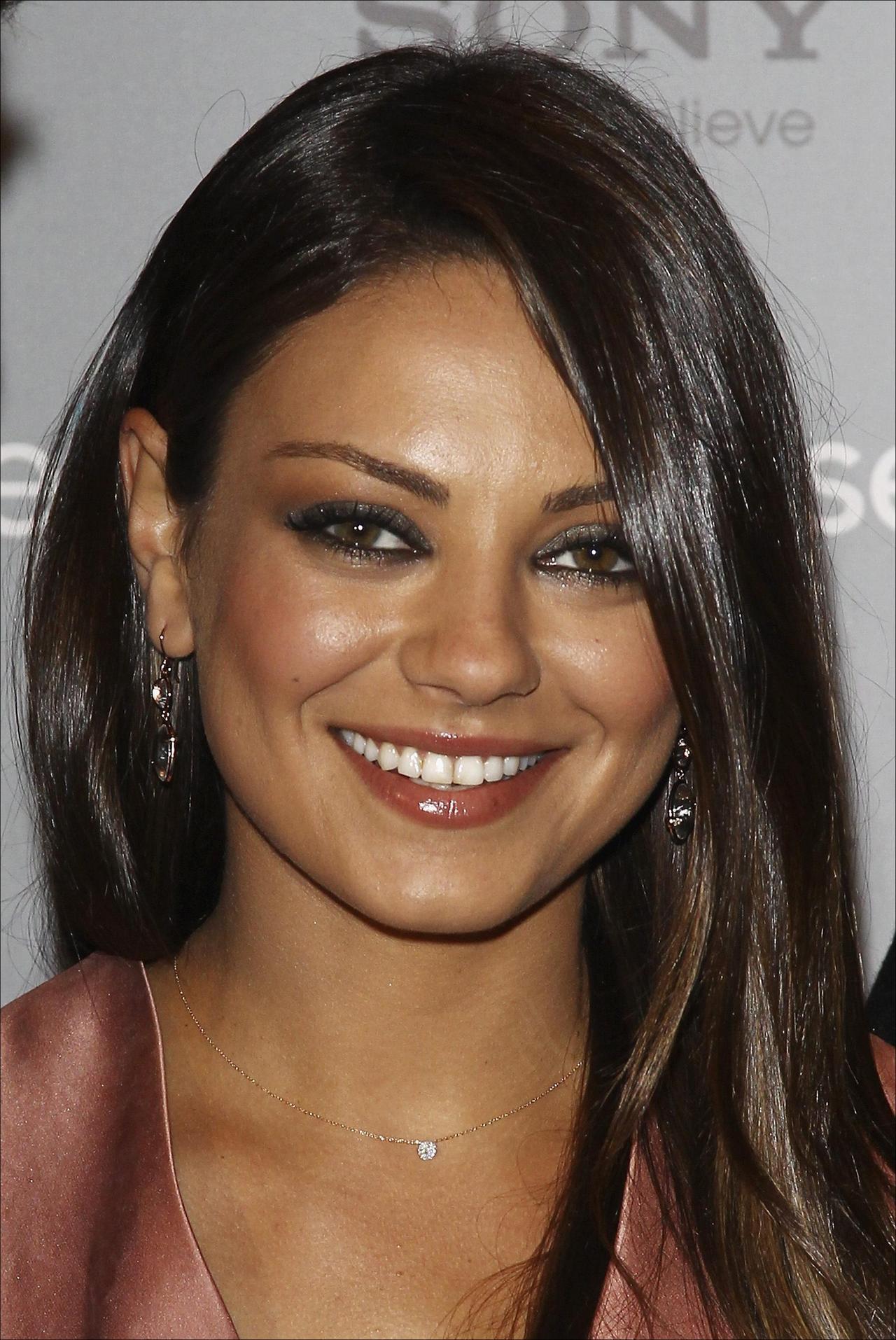 Mila Kunis photo 689 of 1158 pics, wallpaper - photo #560929 - ThePlace2