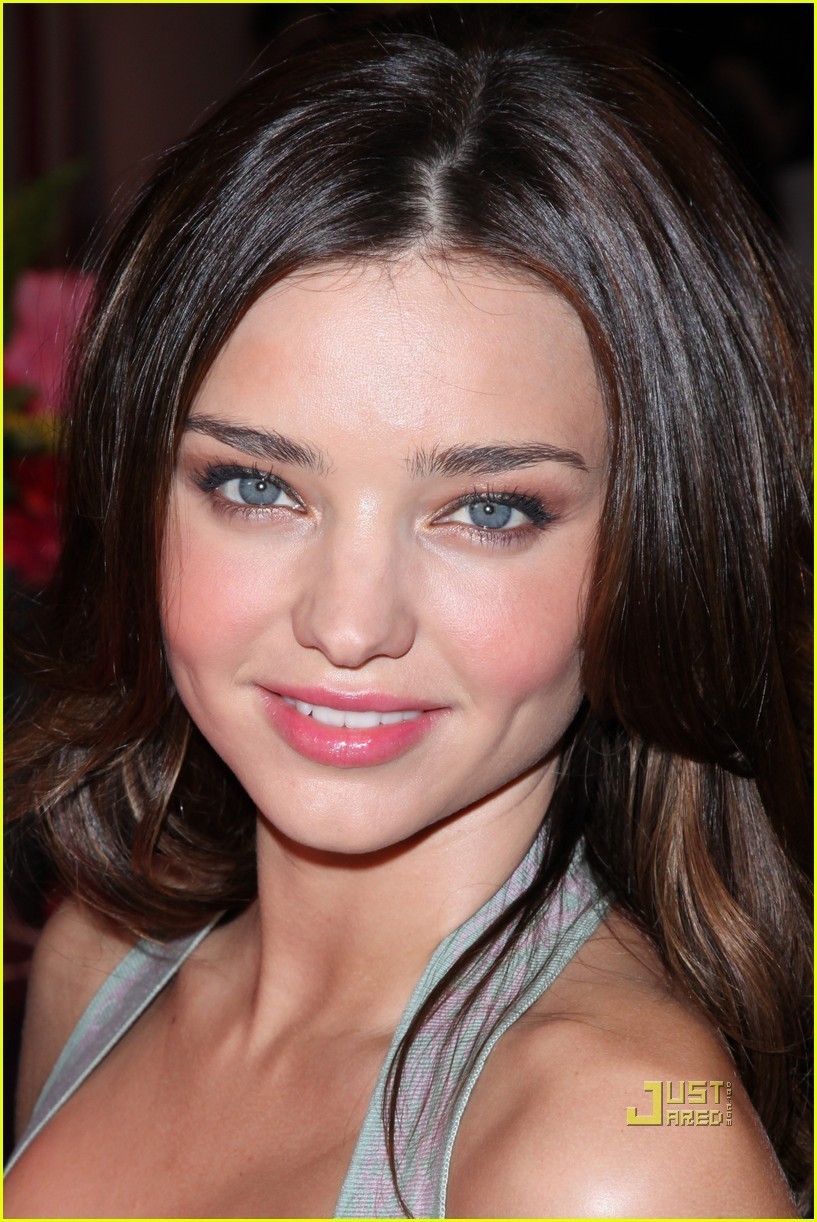 Miranda_Kerr_is_a_He-4.jpg