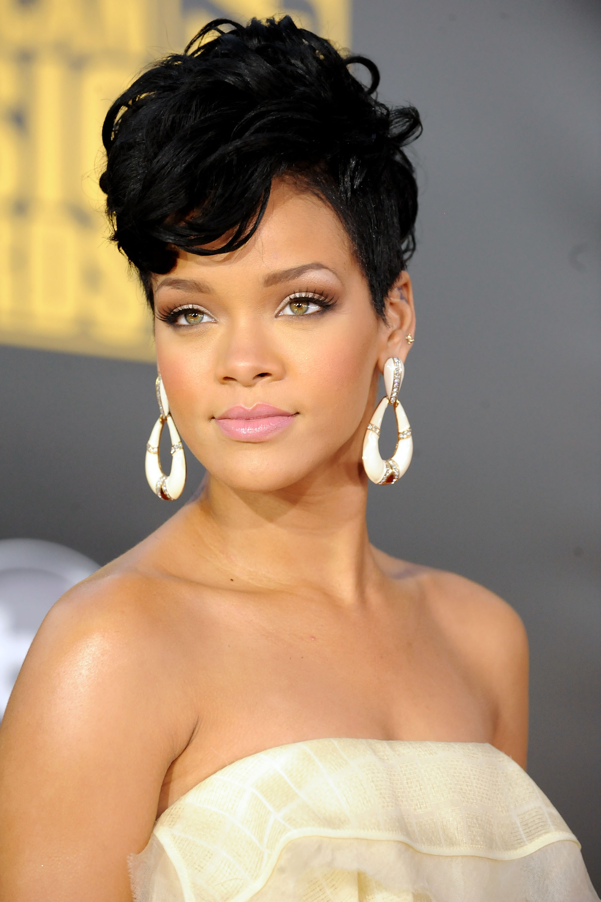 Rihanna_(348).jpg