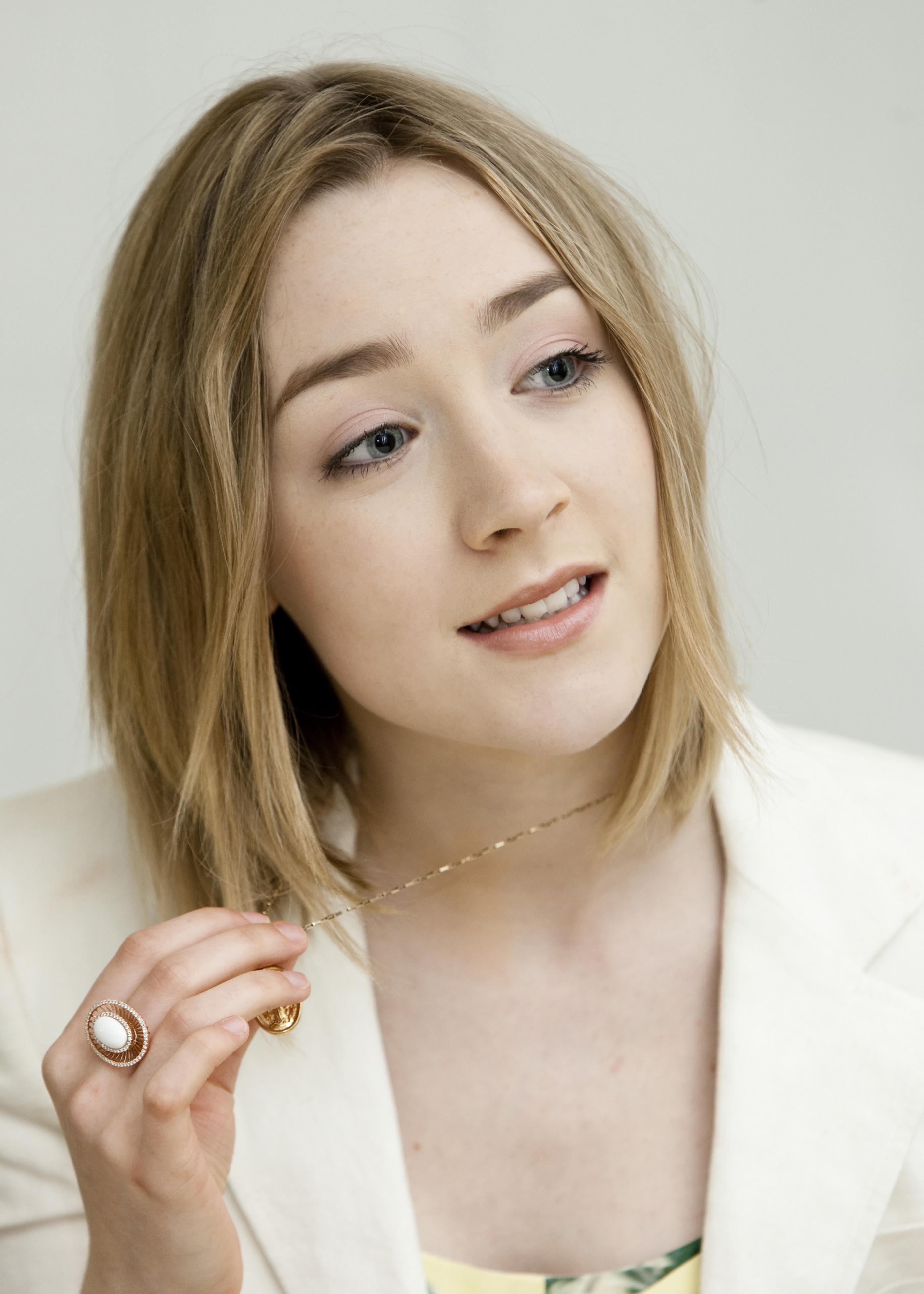 Saoirse Ronan desktop Wallpapers