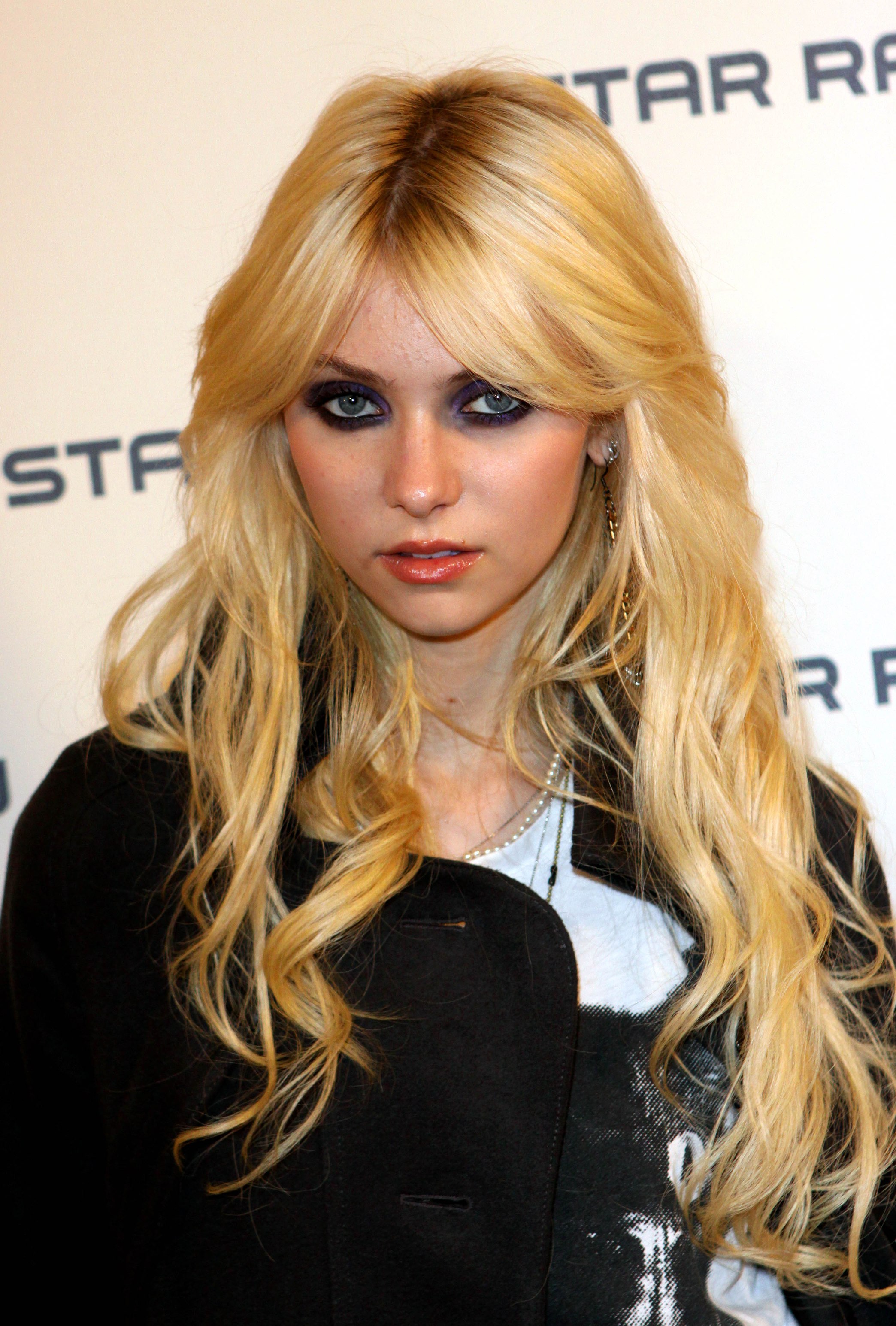Taylor Momsen photo 36 of 348 pics, wallpaper - photo #200010 - ThePlace2