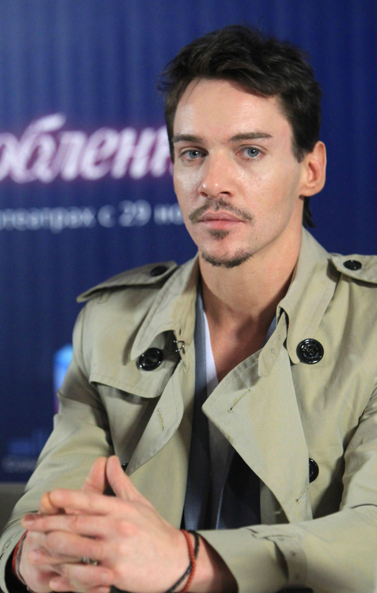 Jonathan Rhys Meyers Photo Of Pics Wallpaper Photo ThePlace