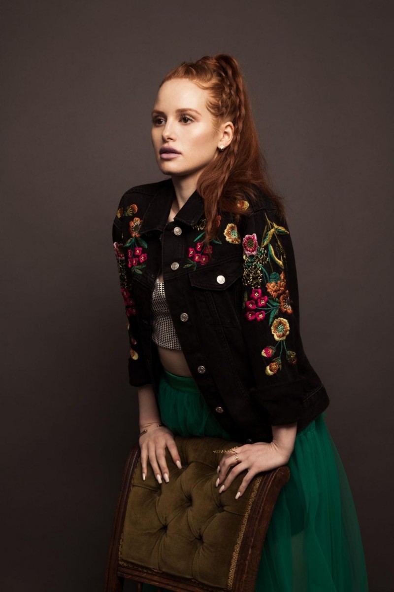 Madelaine Petsch: pic #929150