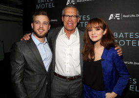 photo 15 in Max Thieriot gallery [id1281353] 2021-11-18