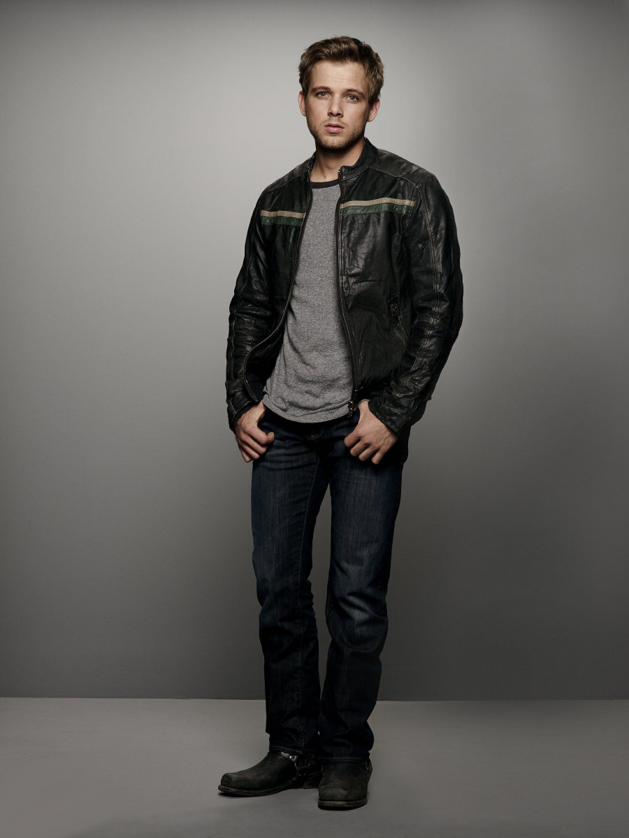 Max Thieriot: pic #1237130