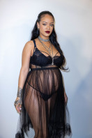 photo 4 in Rihanna gallery [id1299511] 2022-03-04