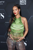 photo 28 in Rihanna gallery [id1297645] 2022-02-21