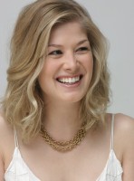 photo 5 in Rosamund Pike gallery [id220655] 2009-12-28
