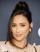 photo 6 in Shay Mitchell gallery [id1229679] 2020-08-28