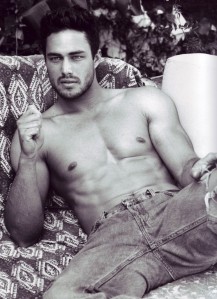 Taylor Kinney pic #570434