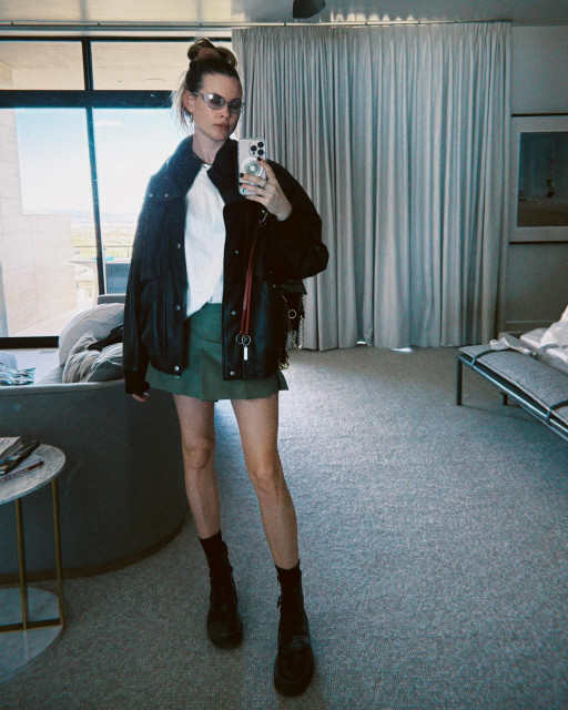 Behati Prinsloo instagram post 489529