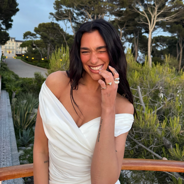 Dua Lipa instagram post 491408