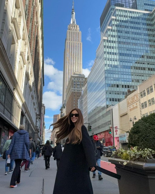 Elizabeth Henstridge instagram post 451598