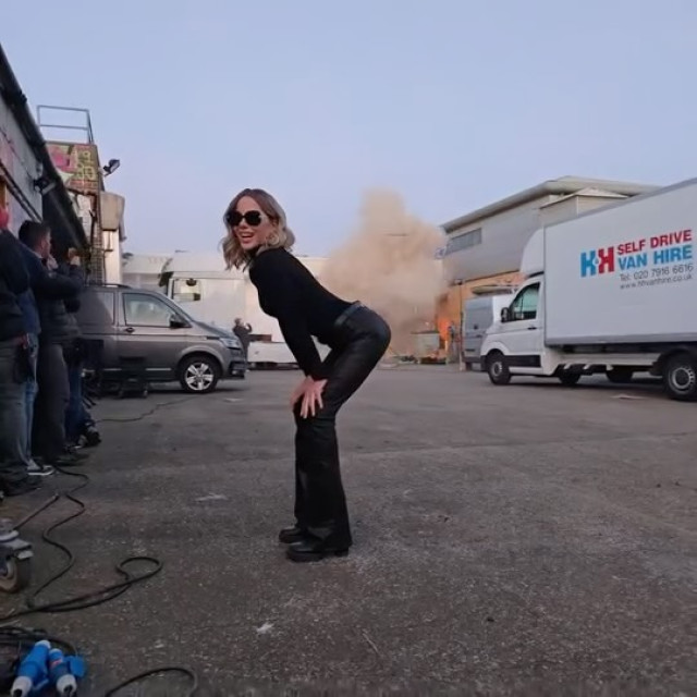Kate Beckinsale instagram post 489031