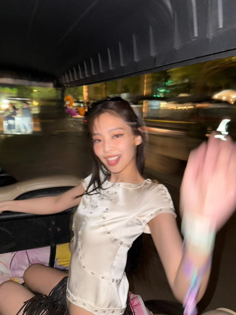 Kim Jennie         instagram post 489638