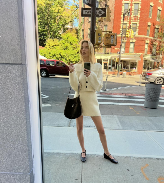 Martha Hunt instagram post 475685