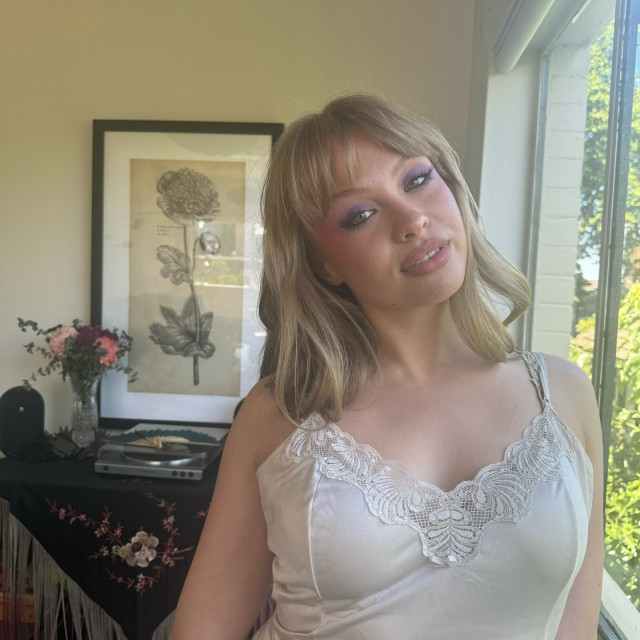 Olivia Deeble instagram post 482577