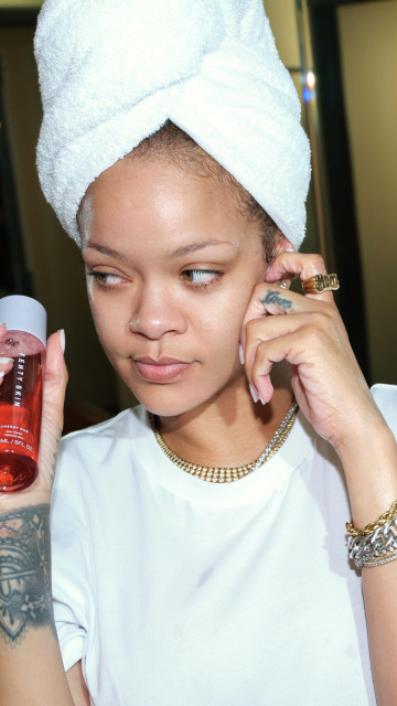Rihanna instagram post 487236
