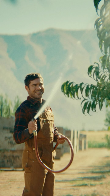 Zac Efron instagram post 483817