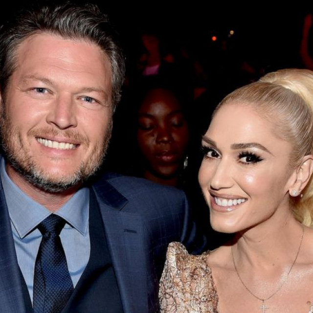 Gwen Stefani Cheers Blake Shelton After The Voice Finale