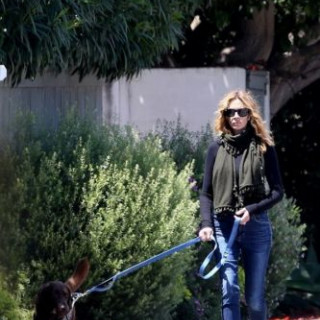 Julia Roberts is walking the dog  