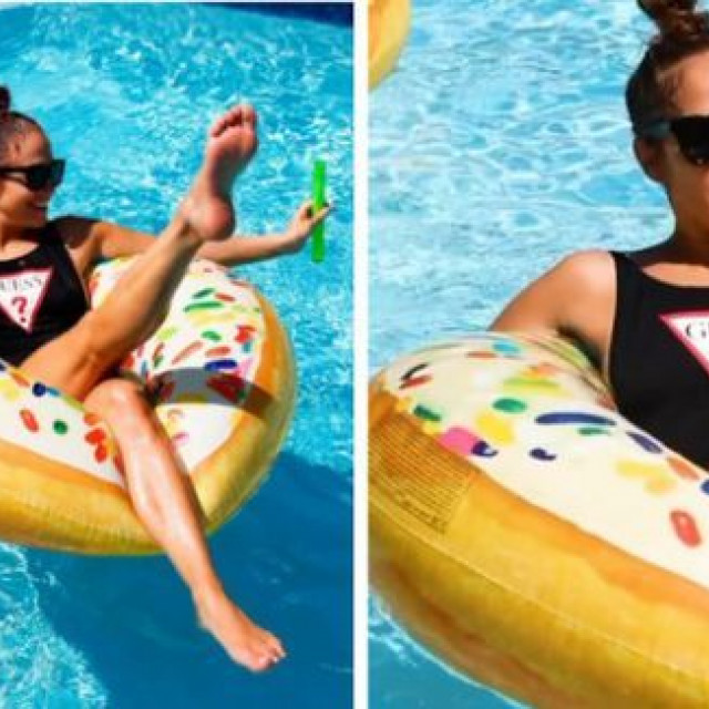 Jennifer Lopez enjoys relaxing by the pool