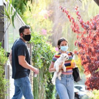 Ana de Armas and Ben Affleck went for a walk with the puppy