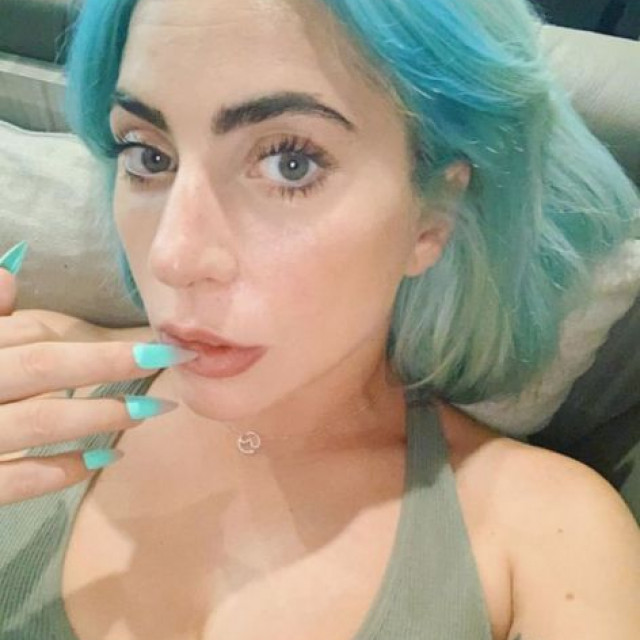 Lady Gaga continues to amaze with her hair color