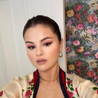 Selena Gomez commented on her failed makeup at the Met Gala