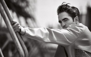 Robert Pattinson presents new collection from Dior