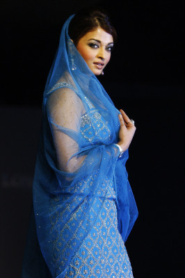 photo 13 in Aishwarya Rai gallery [id132031] 2009-02-06 00:00:00
