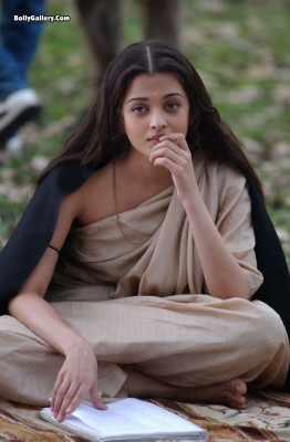 photo 13 in Aishwarya gallery [id591713] 2013-04-06 00:00:00