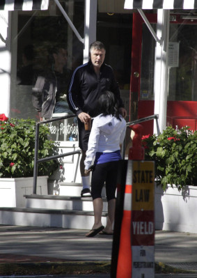 photo 23 in Alec Baldwin gallery [id637533] 2013-10-09 00:00:00