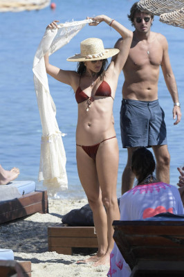 Alessandra Ambrosio pic #1157067