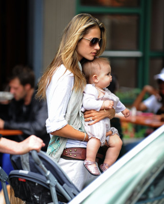 Alessandra Ambrosio pic #384940