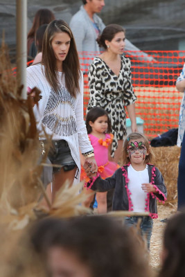 Alessandra Ambrosio pic #549344