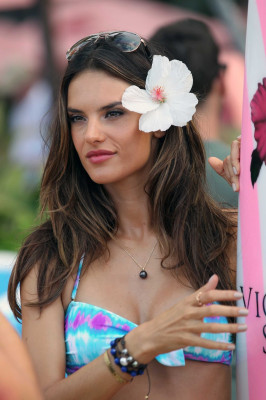 Alessandra Ambrosio pic #412034