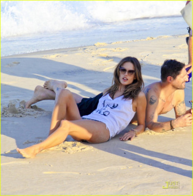 Alessandra Ambrosio pic #610240
