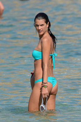Alessandra Ambrosio pic #792774