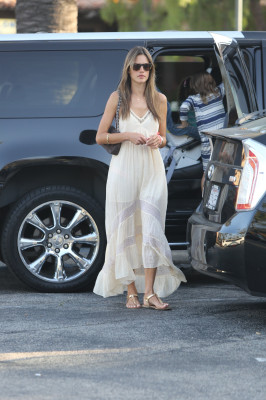 Alessandra Ambrosio pic #623423