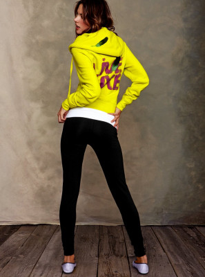 Alessandra Ambrosio pic #374200