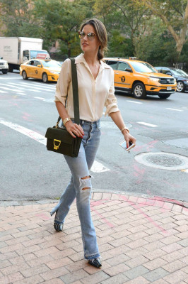 Alessandra Ambrosio pic #798431