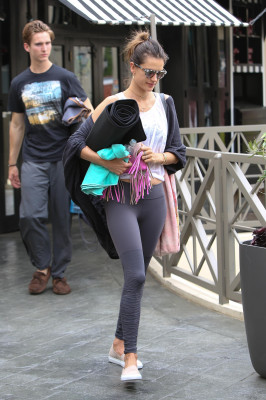 Alessandra Ambrosio pic #858346