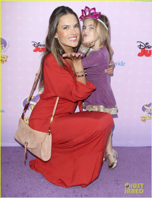 Alessandra Ambrosio pic #883697