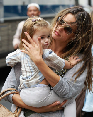 Alessandra Ambrosio pic #422512