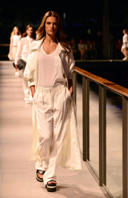 Alessandra Ambrosio pic #667816
