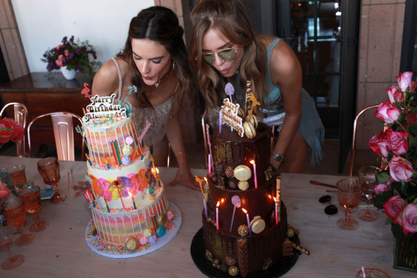 Alessandra Ambrosio pic #925229